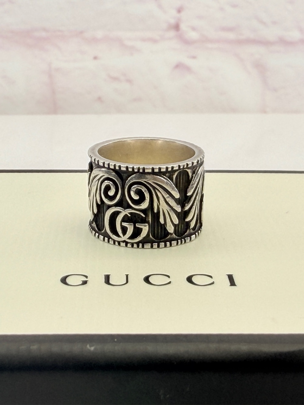 Gucci Wide Double G and Leaf Sterling Silver GG Scroll Band Ring